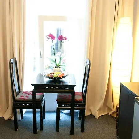 Palace Bed & Breakfast *