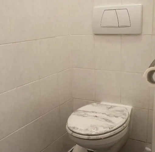 Palace Bed & Breakfast *