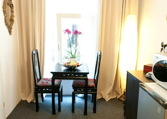 Palace Bed & Breakfast *